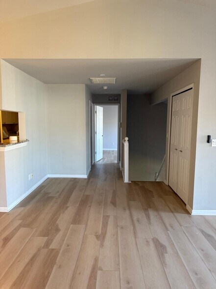 Foyer area - 5560 Pine Aires Dr