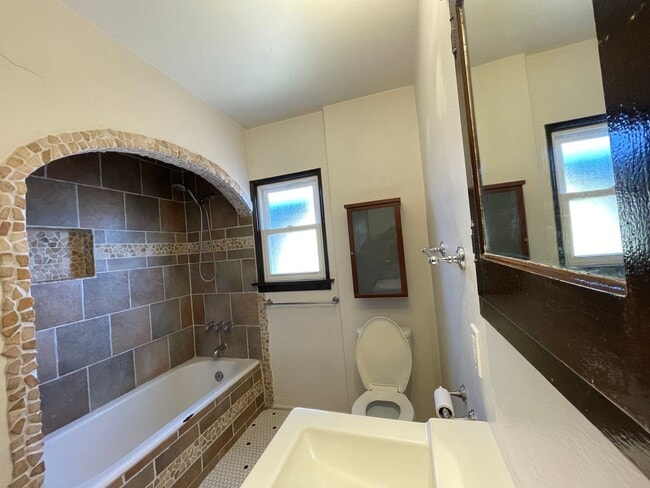 Building Photo - Park Blvd