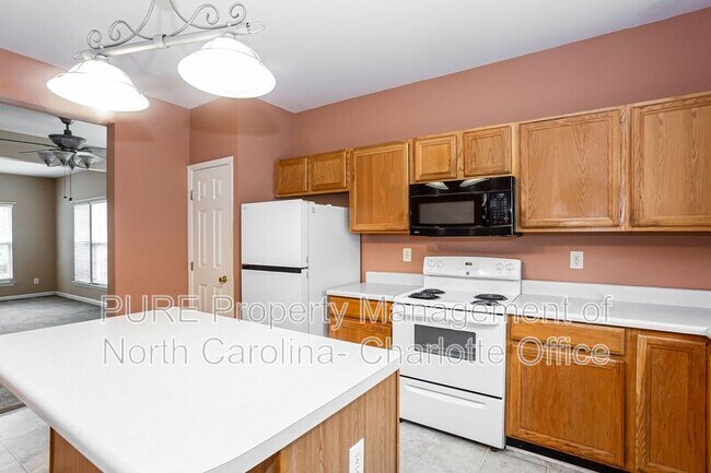 Building Photo - 18040 Delmas Dr
