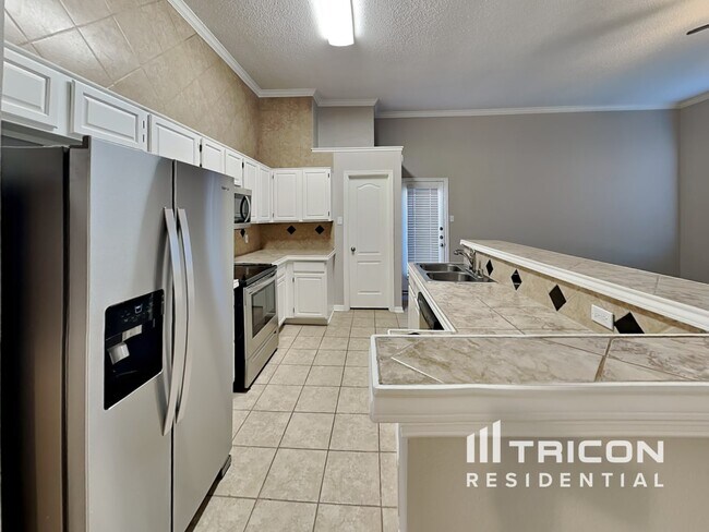 Building Photo - 1626 Mockingbird Ln