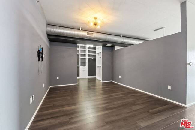 Building Photo - 1111 S Grand Ave