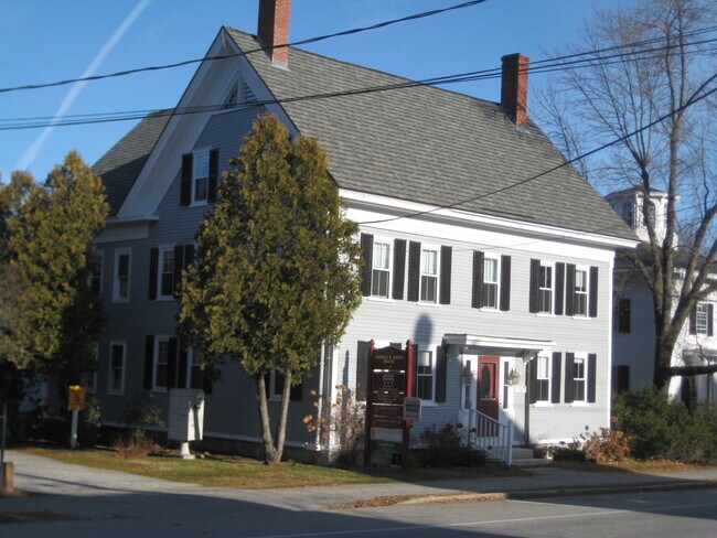 Primary Photo - 325 Main St
