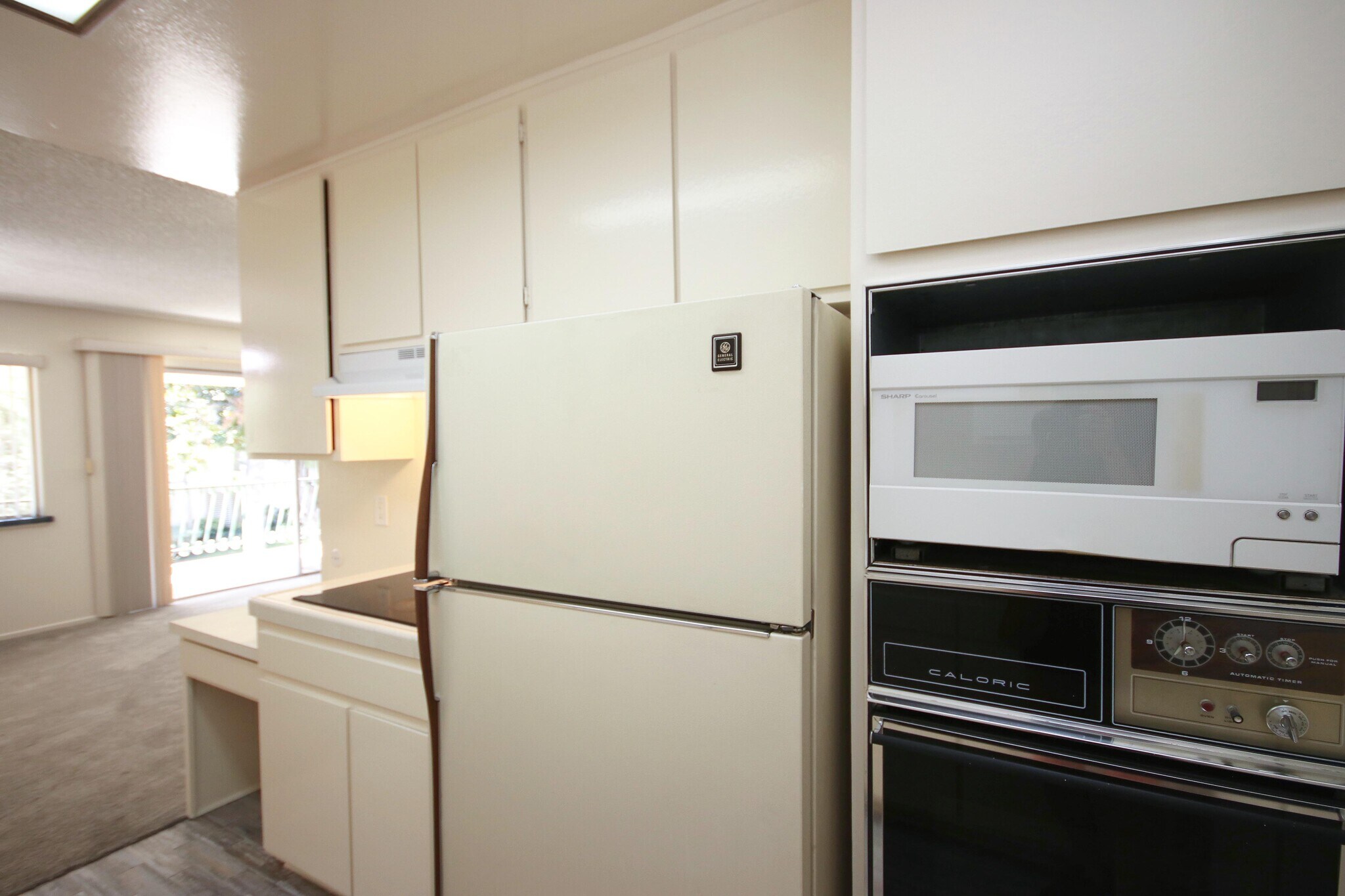 Building Photo - 420 S Madison Ave