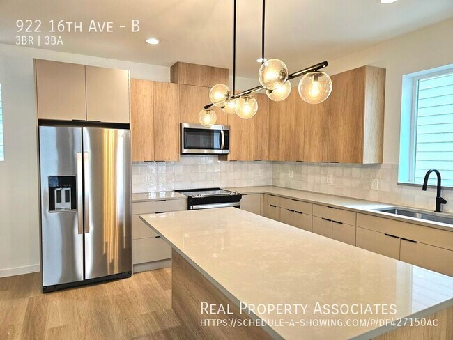 Building Photo - 922 16th Ave