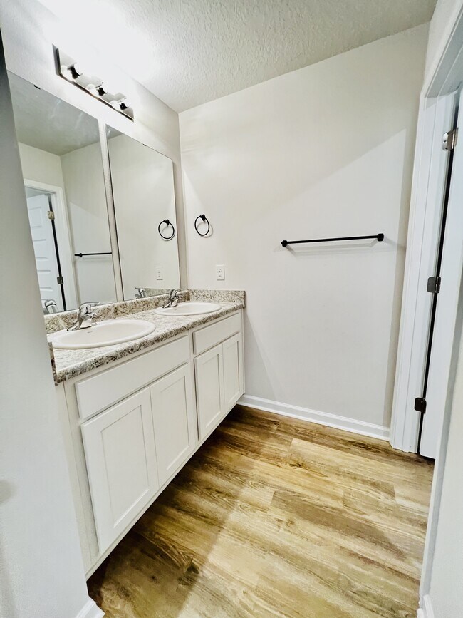Building Photo - 3059 Heritage Plantation Blvd
