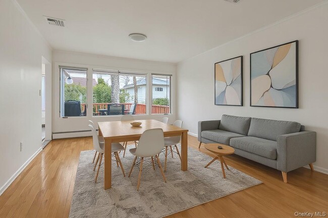 Building Photo - 16 Middle Ln