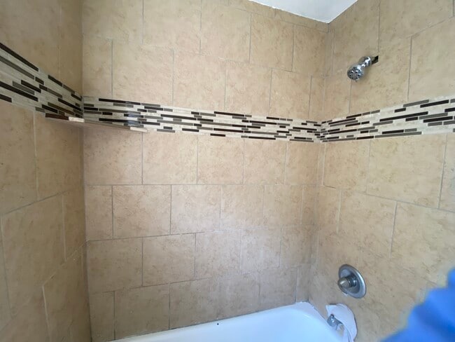 Building Photo - 316 E Jarman Dr