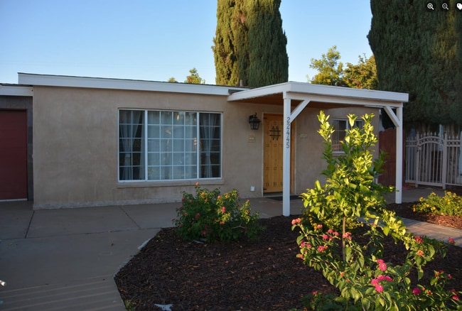 Primary Photo - Coming Soon! - Bright 3-Bed+2bath Home in ...