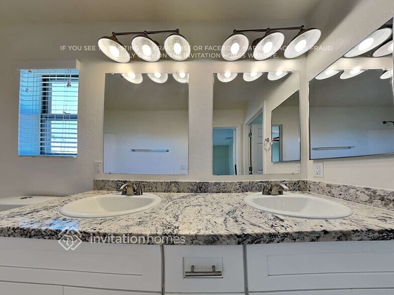 Building Photo - 2576 W Prospector Way