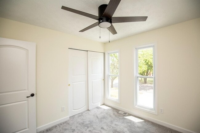 Building Photo - 810 Clearfield Ln