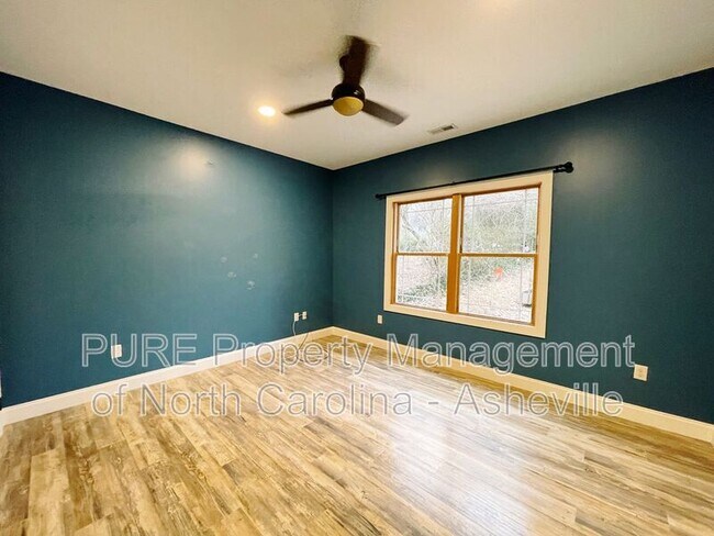 Building Photo - 125 Ashwood Rd