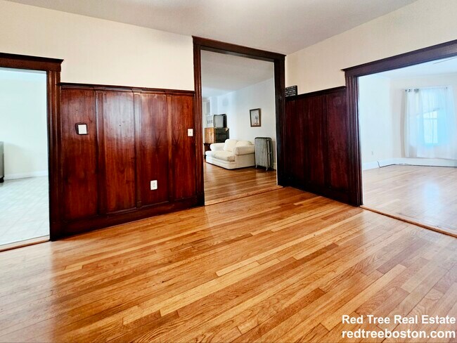 Building Photo - 243 Callender St