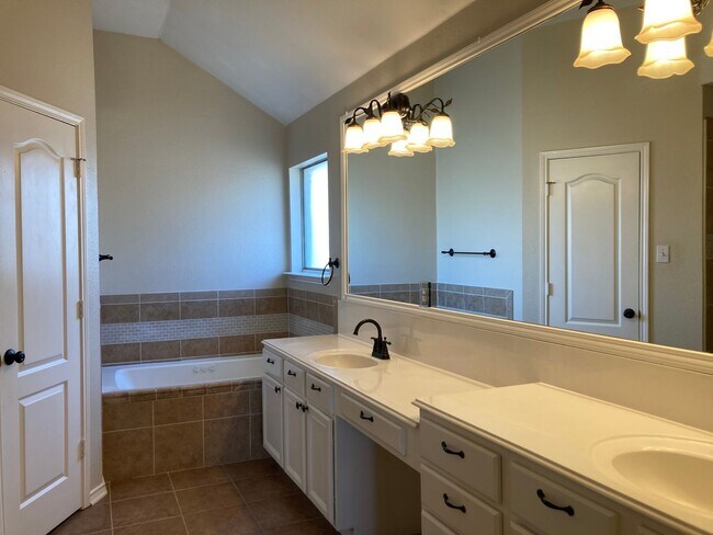 Building Photo - House For Lease in Allen