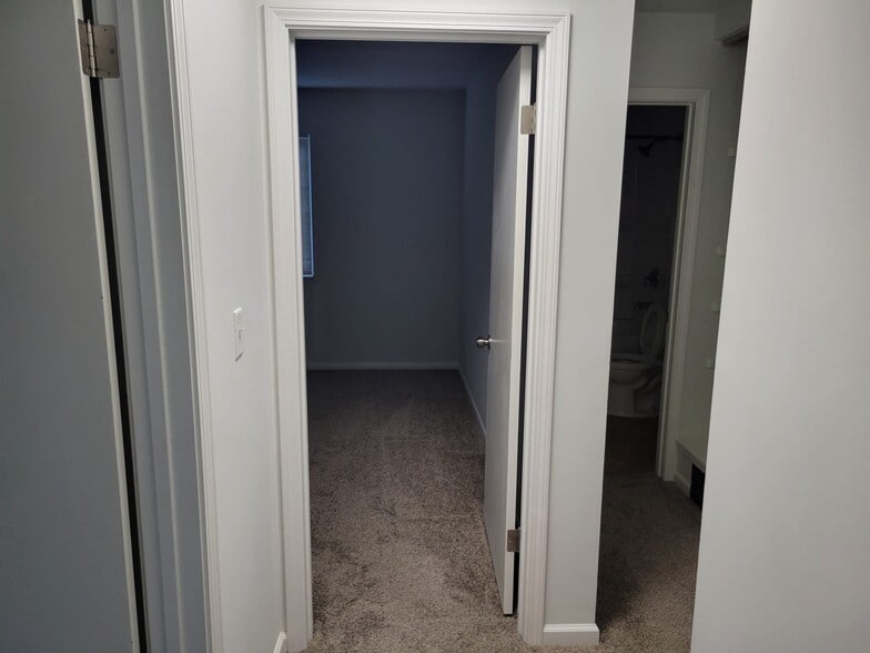 Building Photo - 793 Kienle Ave