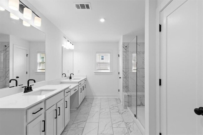 Building Photo - 3376 Macaiva Aly