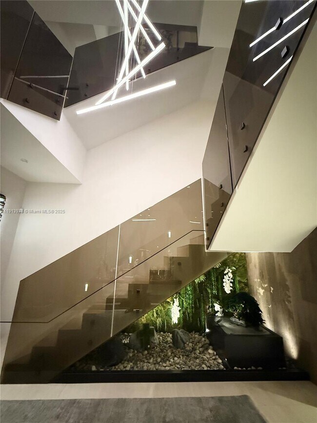 Building Photo - 3554 W Glencoe St