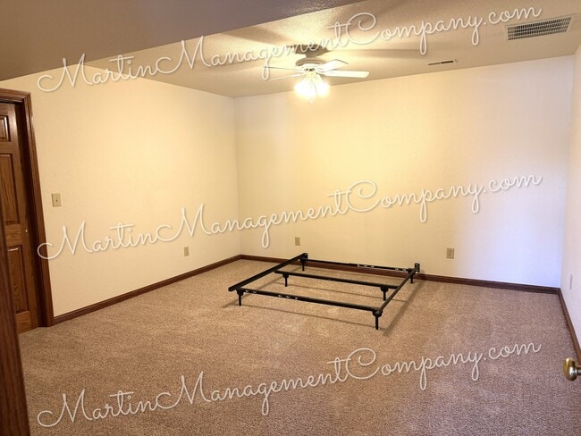 Building Photo - 700 Locust Ave