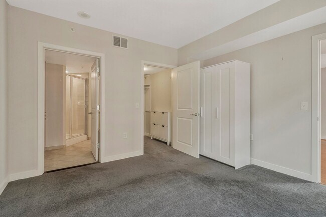 Building Photo - 1117 10th St NW