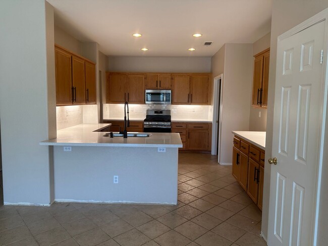 Building Photo - 3Bed/2bath Single Story Temecula - Crowne ...