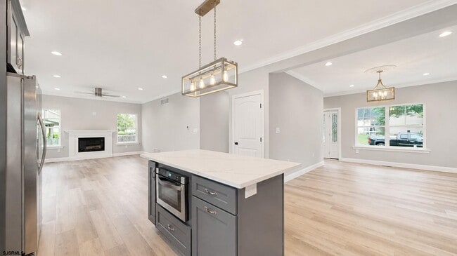 Building Photo - 456 S Nectar Ave