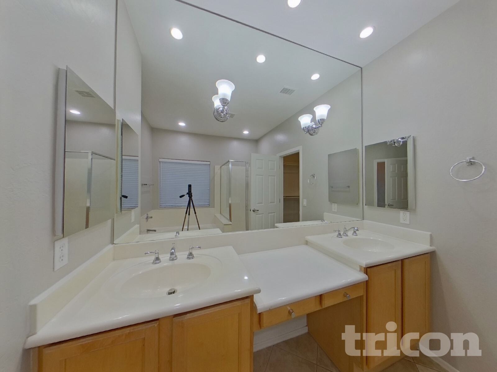 Building Photo - 6524 W Range Mule Dr