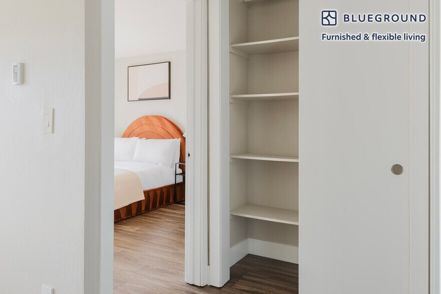 Building Photo - 644 Edgewater Blvd