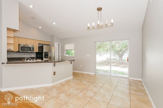 Building Photo - 3 br, 2 bath House - 450 S Cedar Ave UNIT