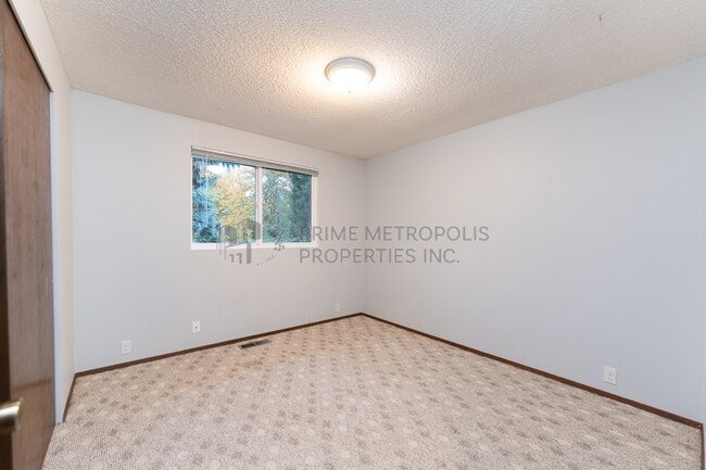 Building Photo - 5924 114th Pl SE