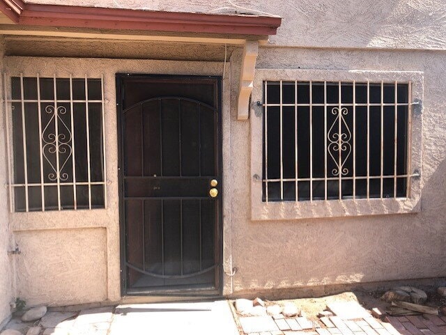 Building Photo - Very Nice 2 Story, 2 Bedroom, 1 Bath Townh...