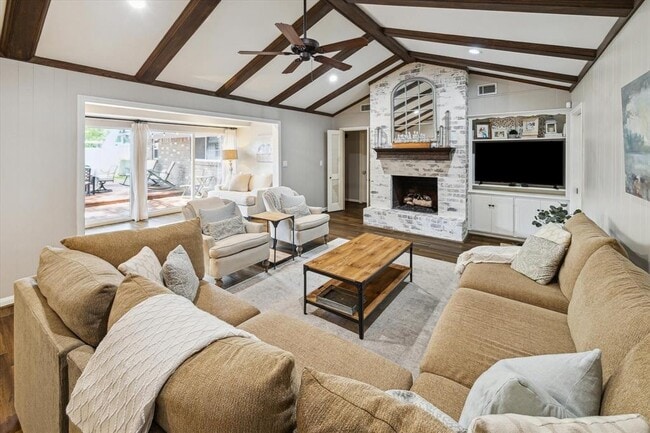 Building Photo - 10714 Piping Rock Ln