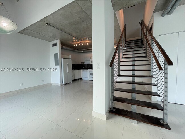 Building Photo - 690 SW 1st Ct