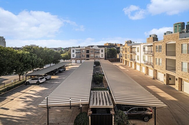 Primary Photo - Downtown Fort Worth Condo with Office!