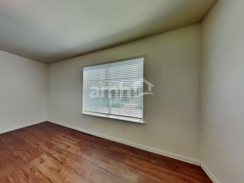 Building Photo - 22323 Queenbury Hills Dr