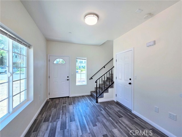 Building Photo - 4165 Country Club Dr