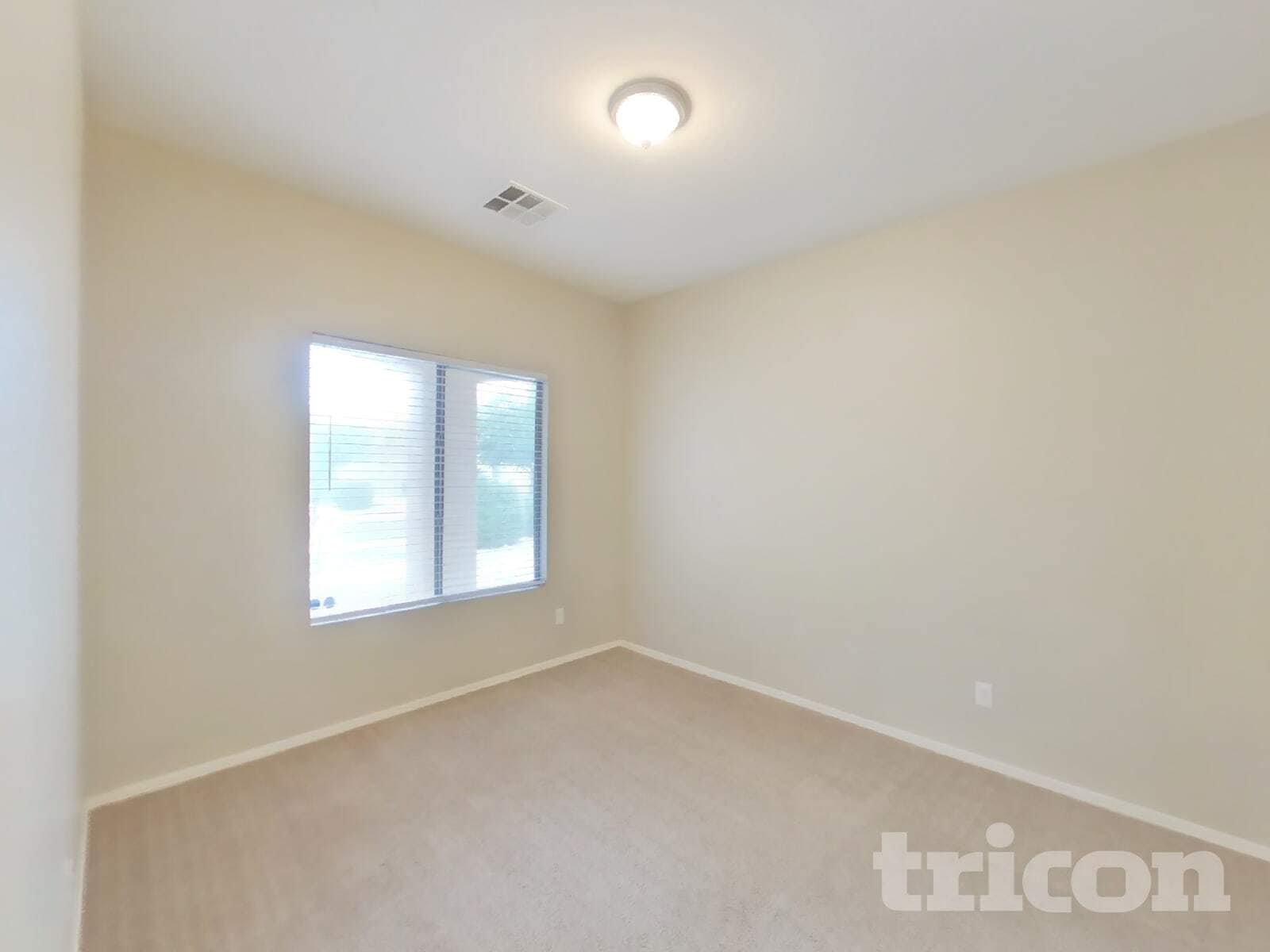 Building Photo - 442 E Cheyenne Rd