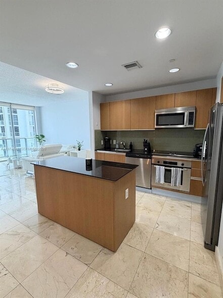 Building Photo - 1050 Brickell Ave