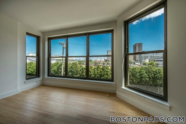 Building Photo - 40 Malvern St