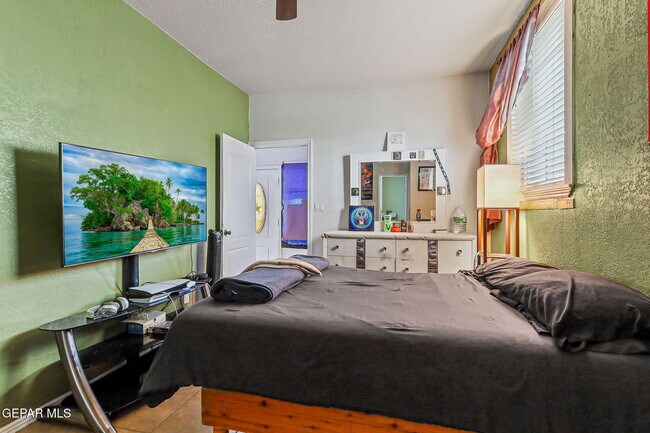 Building Photo - 209 N Seville Dr