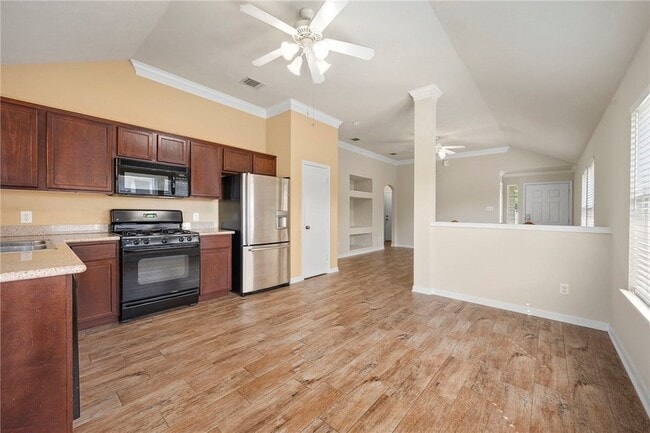 Building Photo - 919 Windmeadows Dr