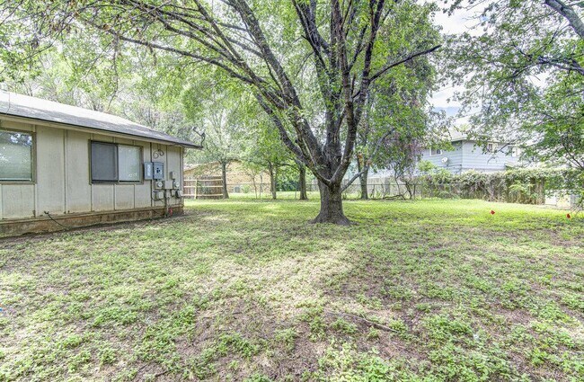 Building Photo - 5301 Indio Cir