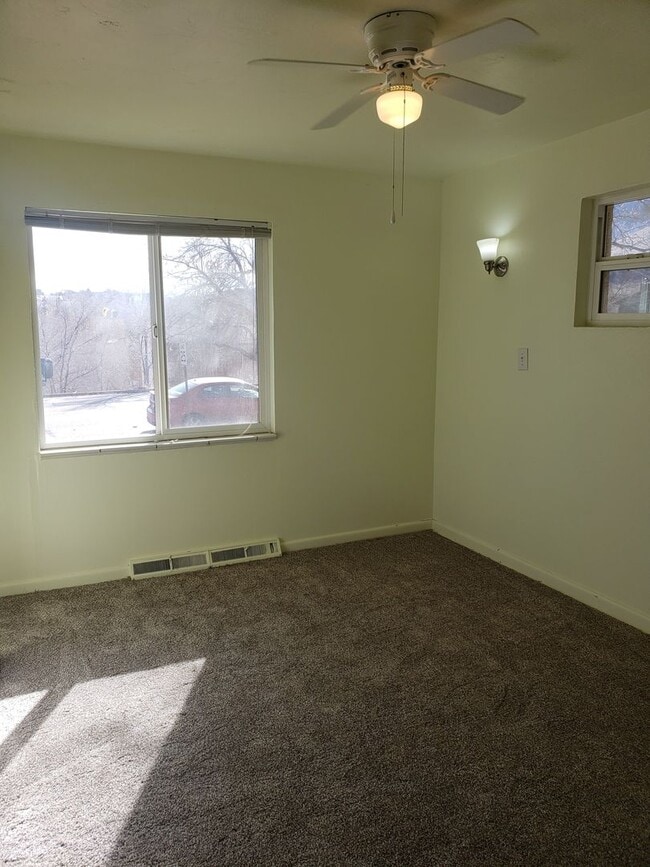 Building Photo - 4 bedroom near downtown Golden | Fenced in backyard | Mountain views
