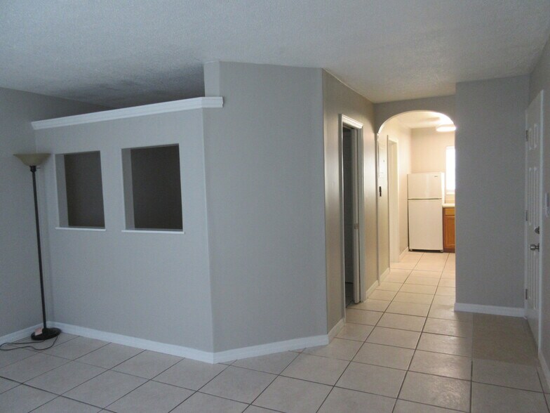 Building Photo - 390 W Cocoa Beach Cswy