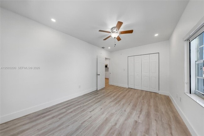 Building Photo - 2464 SW 22nd St