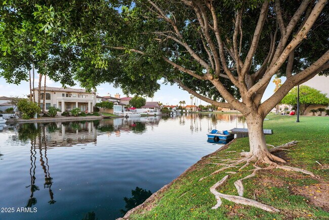 Building Photo - 1414 W Coral Reef Dr