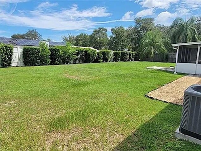 Building Photo - 420 Green Arbor Dr