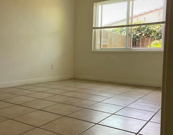 Building Photo - 3193 Mandan Way