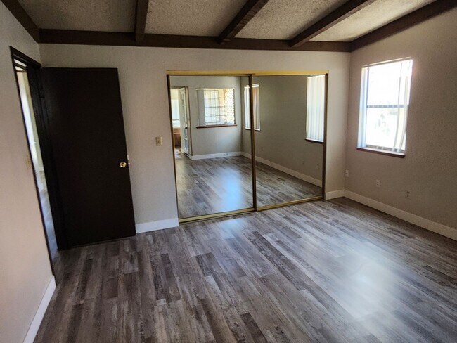 Building Photo - 4740 O'Bannon Dr