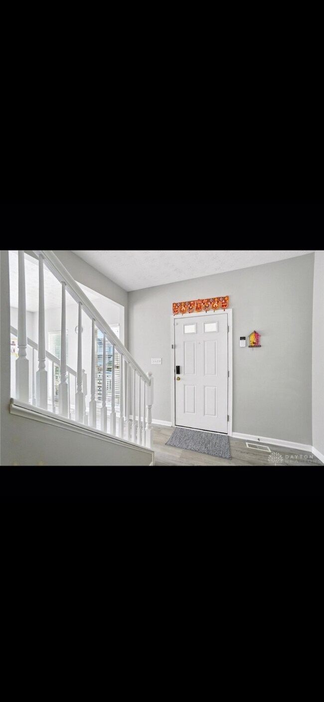 Building Photo - 3492 King Edward Wy