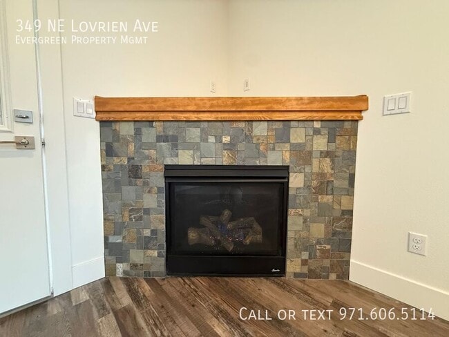 Building Photo - 349 NE Lovrien Ave