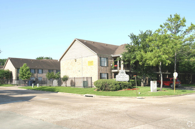 1776 Gessner Dr - Gessner Park Apartments